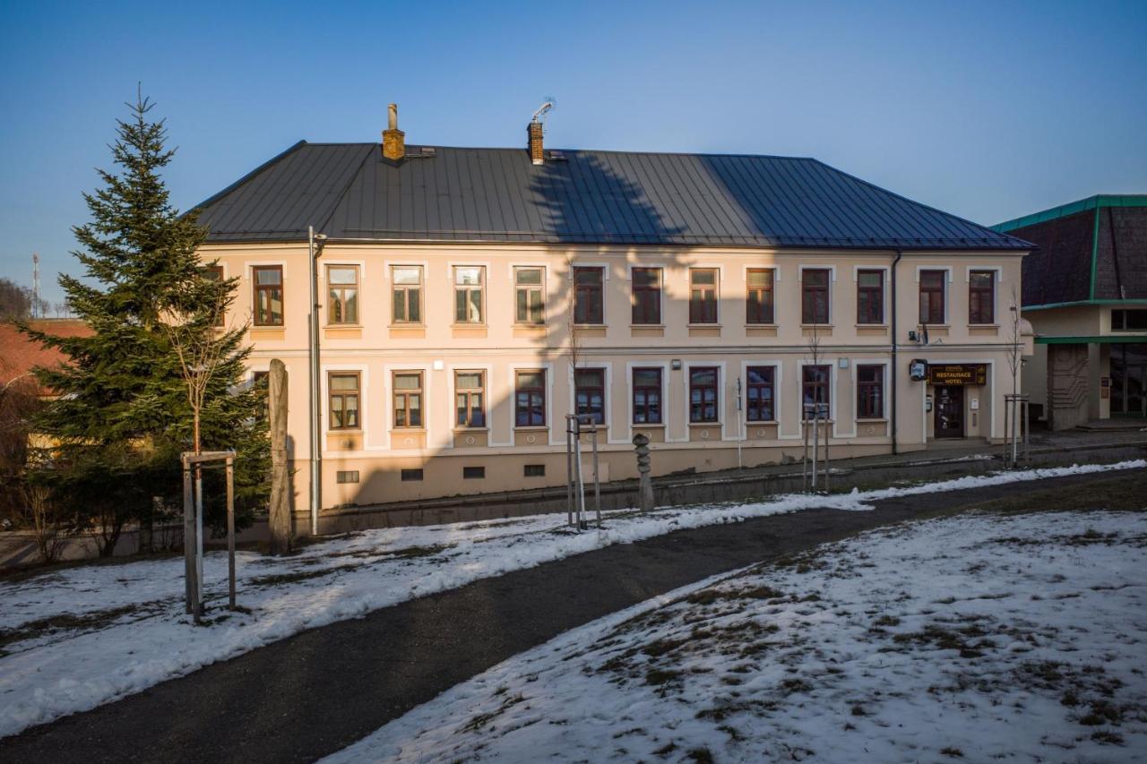 Apartman Hotel Vomocil Bystre Екстериор снимка